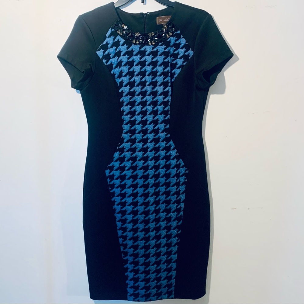 Trulli Dress Black and Blue Beaded Collar Size 8 Business Casual Party Dress